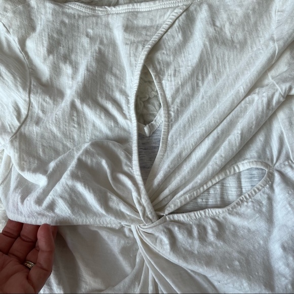 Guess inspirational quote open back tee shirt, XS - Picture 7 of 8